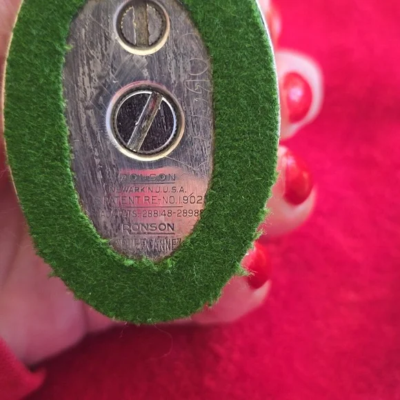 Ronson vintage table top lighters. 2 Queen Anne and 1 Decanter lighters. - Picture 6 of 7